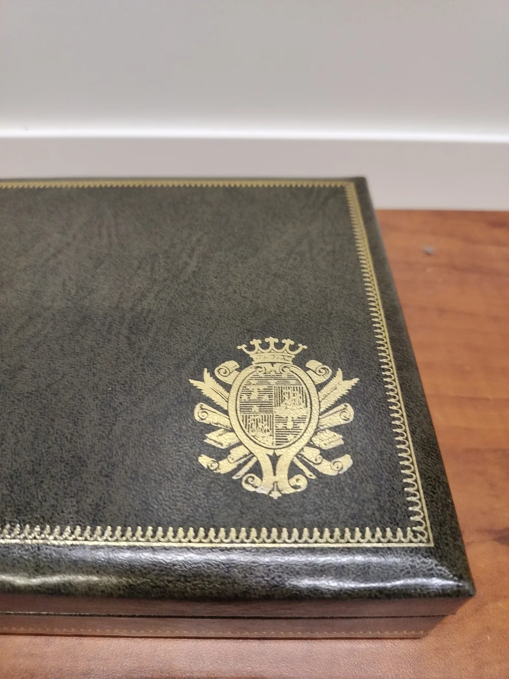 Swank men's jewelry box made in Sweden by Skandinaviska Etuifabriken 10X6.75X2