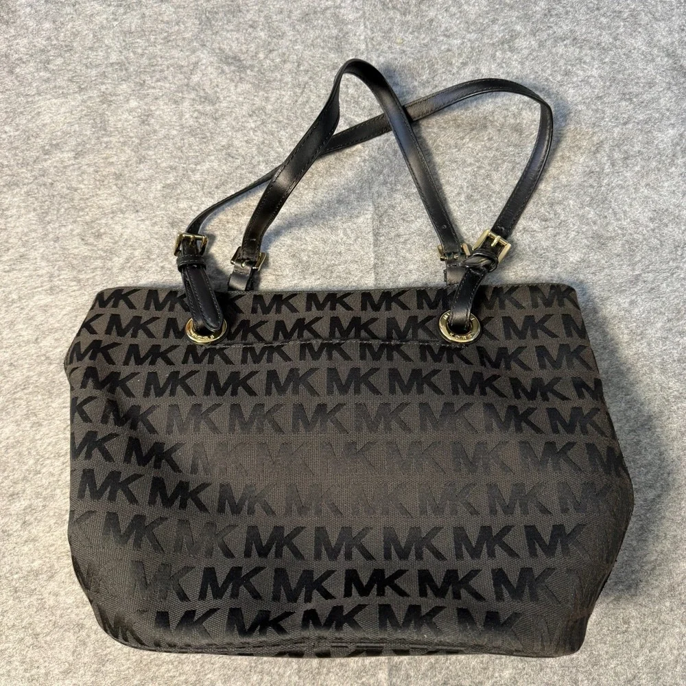 Michael Kors Black Leather Signature Shoulder Handbag Purse Tote Satchel Bag