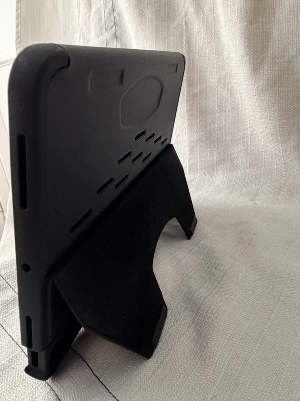 ZUGU black tablet