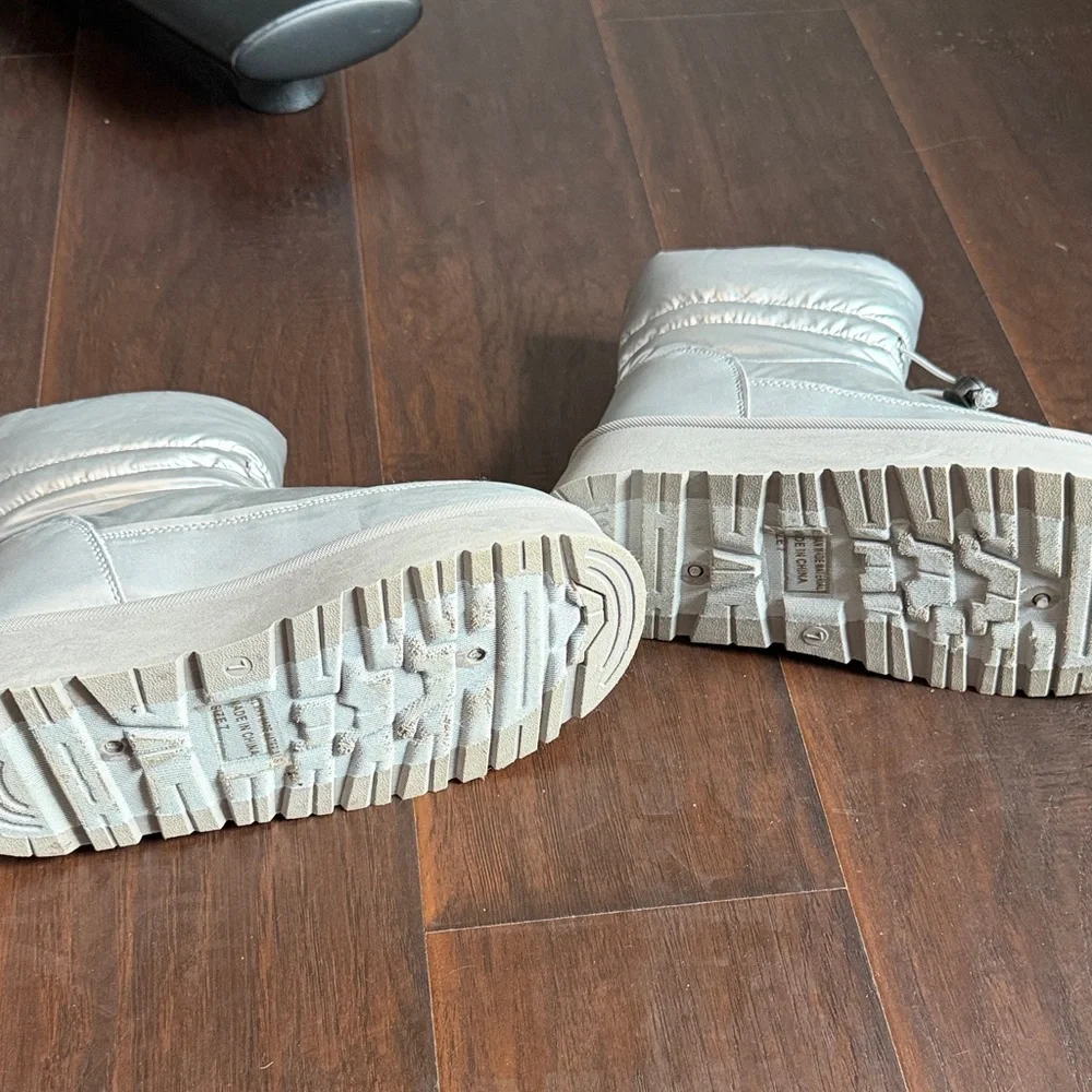Metallic Silver Puffer Platform Winter Boots