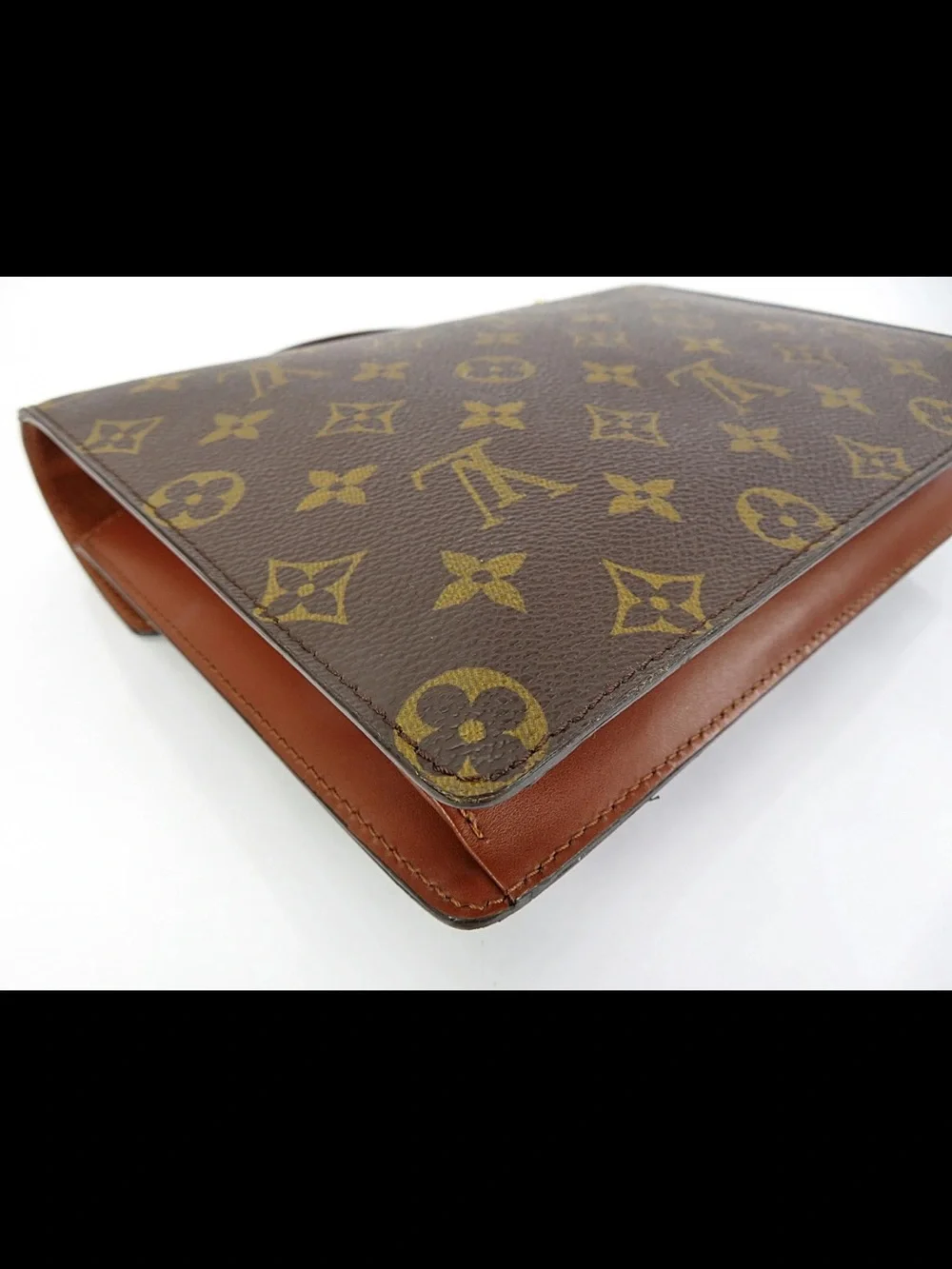 Louis Vuitton monogram contrast signature