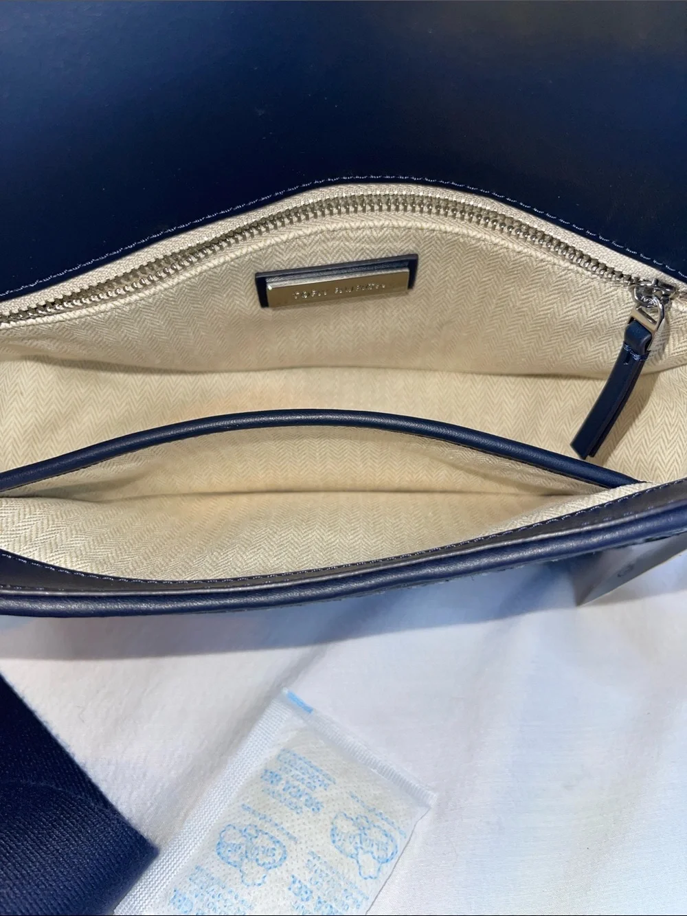 Tory Burch features harder closure