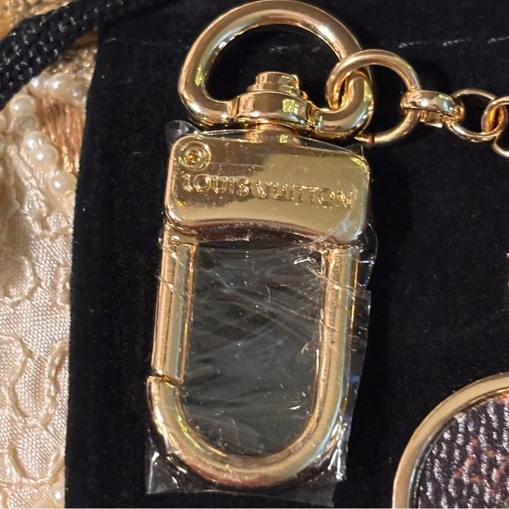 Luxury Vivienne Keychain/Bag Charm GWP