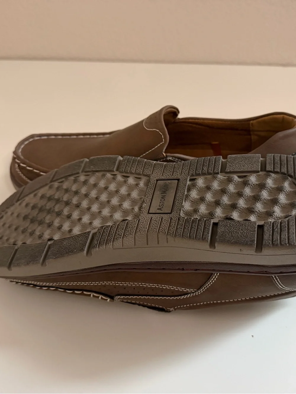 Men's Brown Slip-On Moccasin Loafers with Contrast Stitching