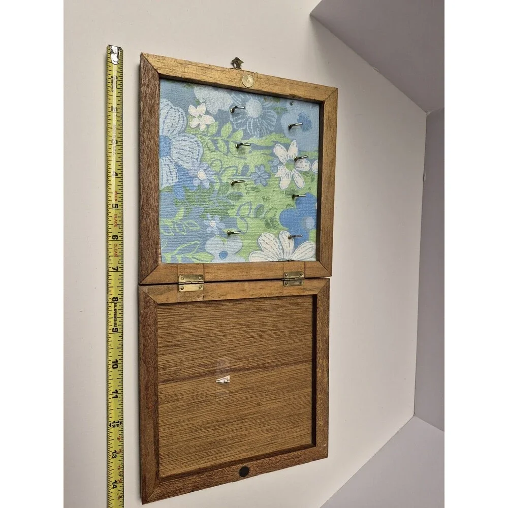 None cottage going wall