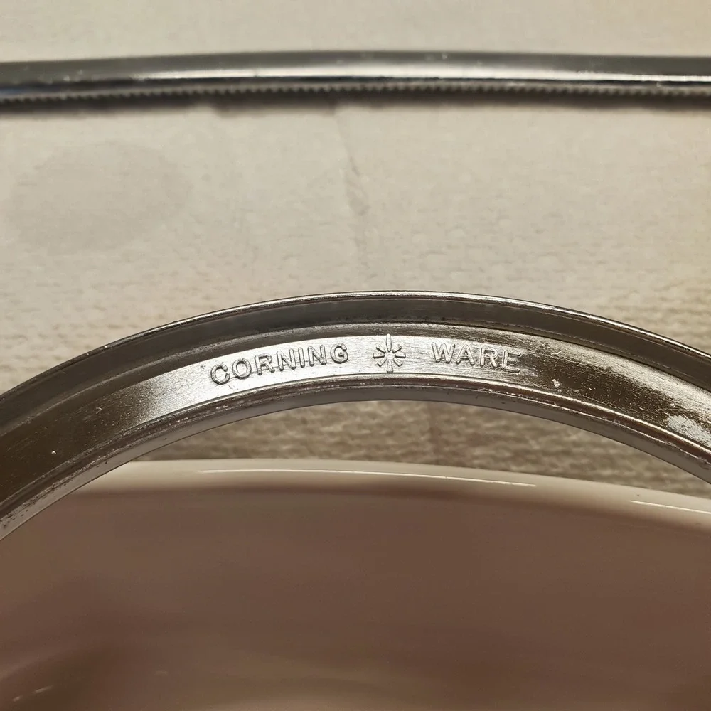 Corning Ware Casserole Dish Spice of Life A-10-B White Excellent Chrome Cradle