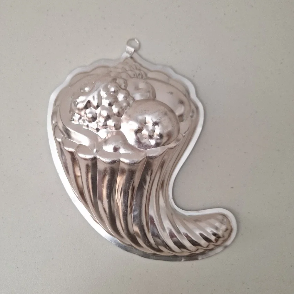 Vintage MCM Copper Plated Cornucopia Jello Mold/Wall Hang Kitchen Decor