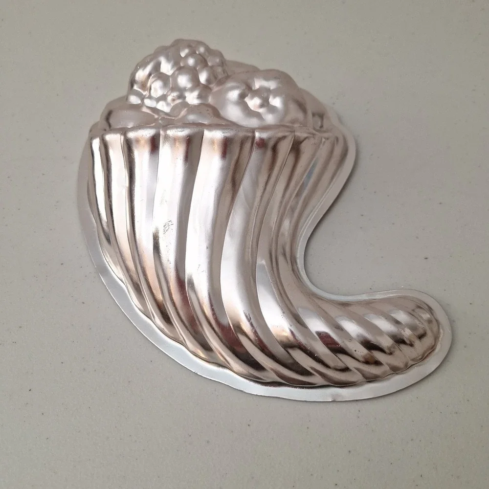Vintage MCM Copper Plated Cornucopia Jello Mold/Wall Hang Kitchen Decor
