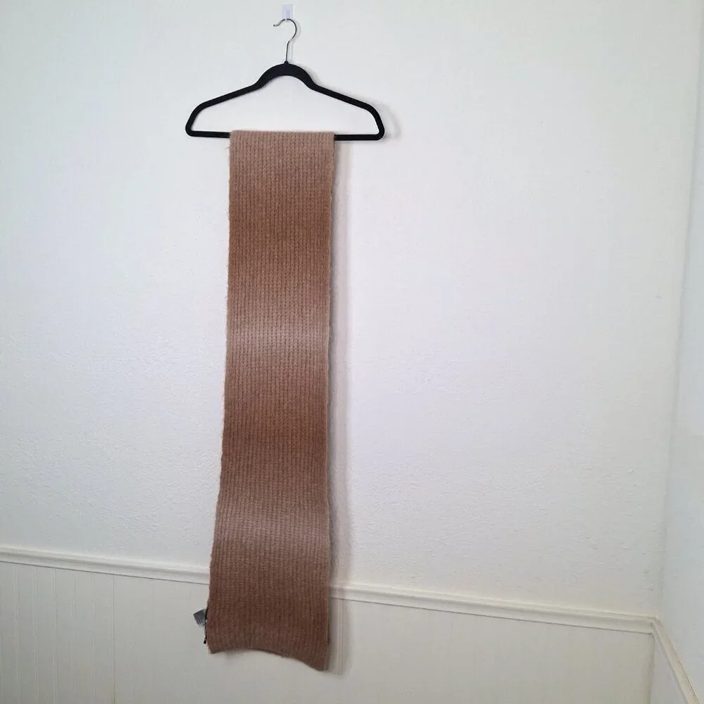 Banana Republic minimalist neutral