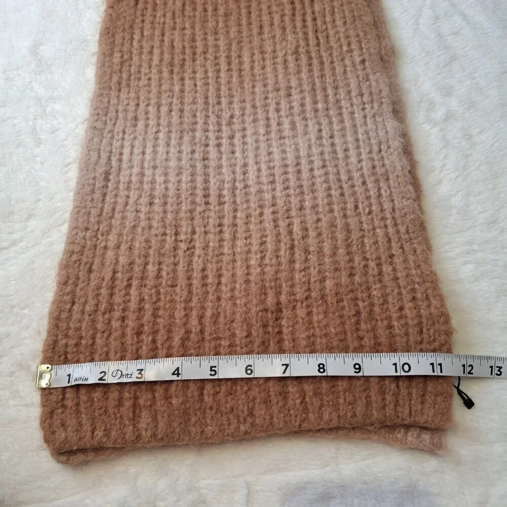 Banana Republic minimalist neutral