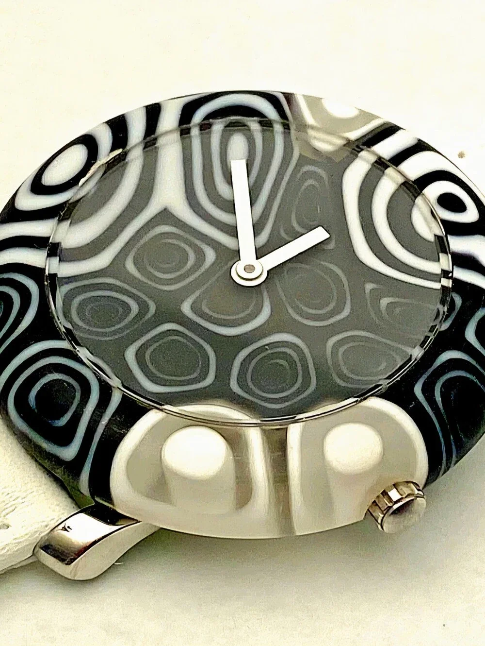 Yunik Handcrafted Murano glass 36mm genuine leather strap w/ safety buckle
