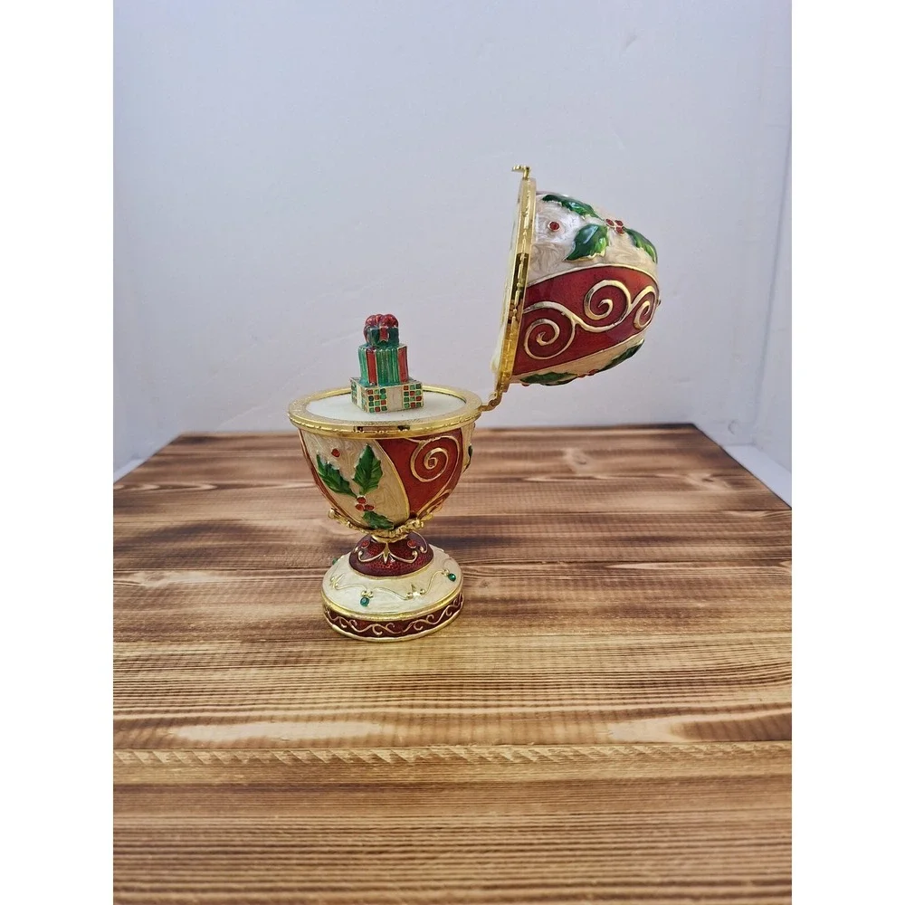 The Unbranded Brand ornate decorated