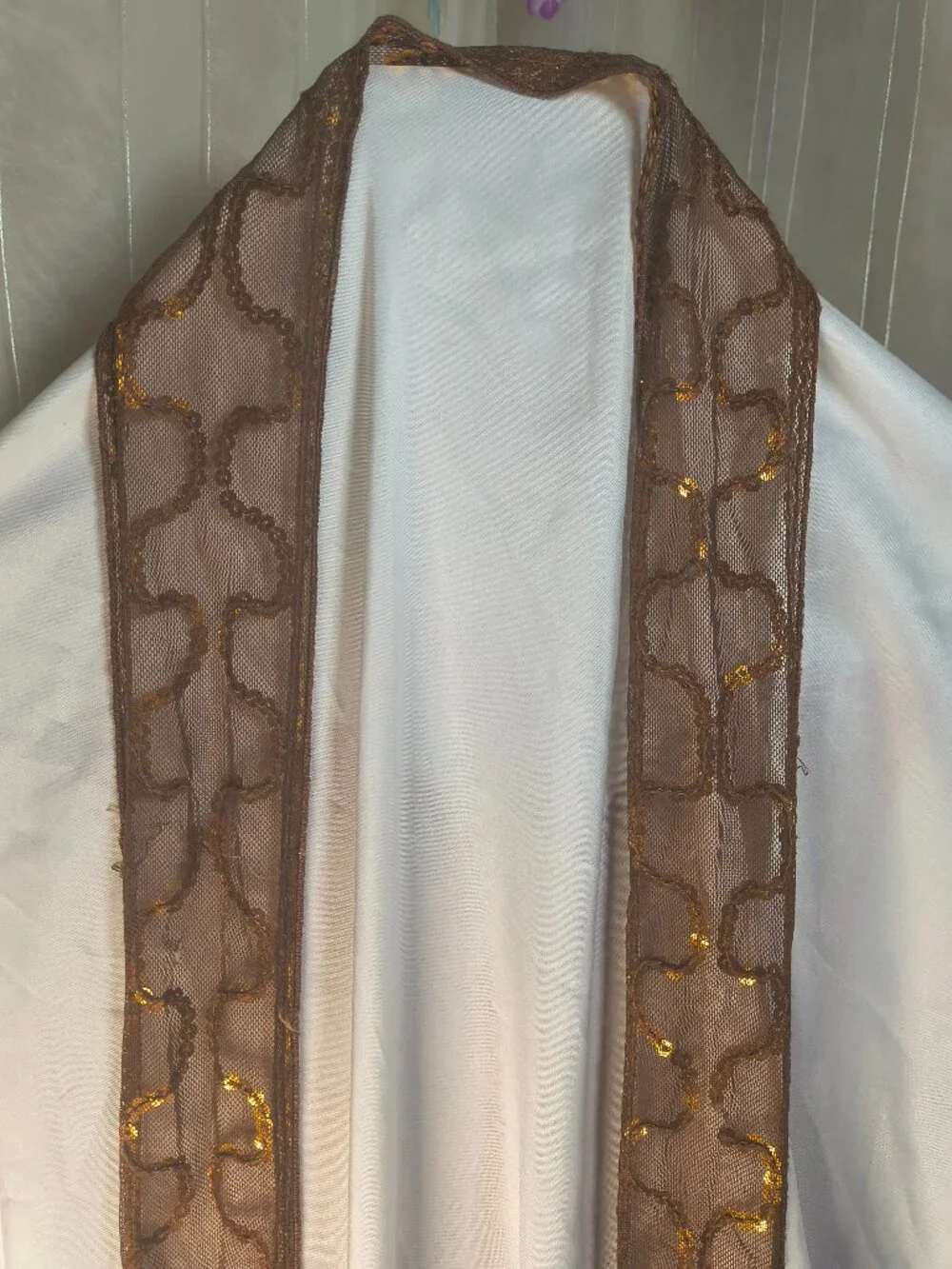 Unbranded Scarf with sequins 2.75 by 62 inches