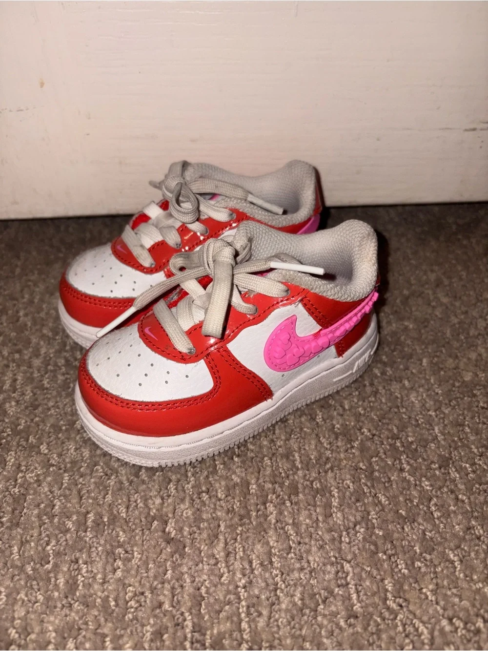 Nike Kids Red, Pink & White Low-Top Sneakers