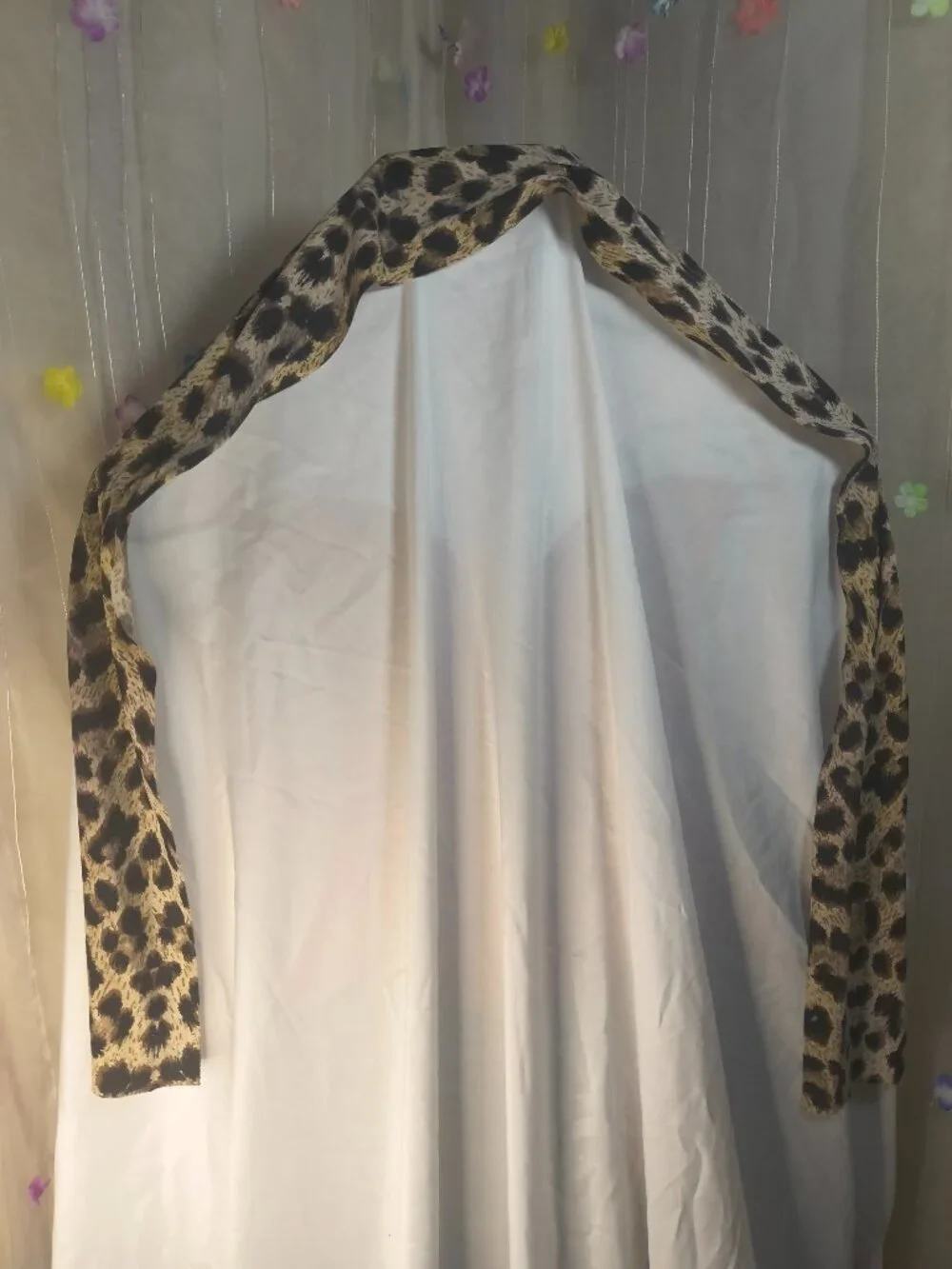 Unbranded Scarf Cheetah pattern 4 by 48 inches