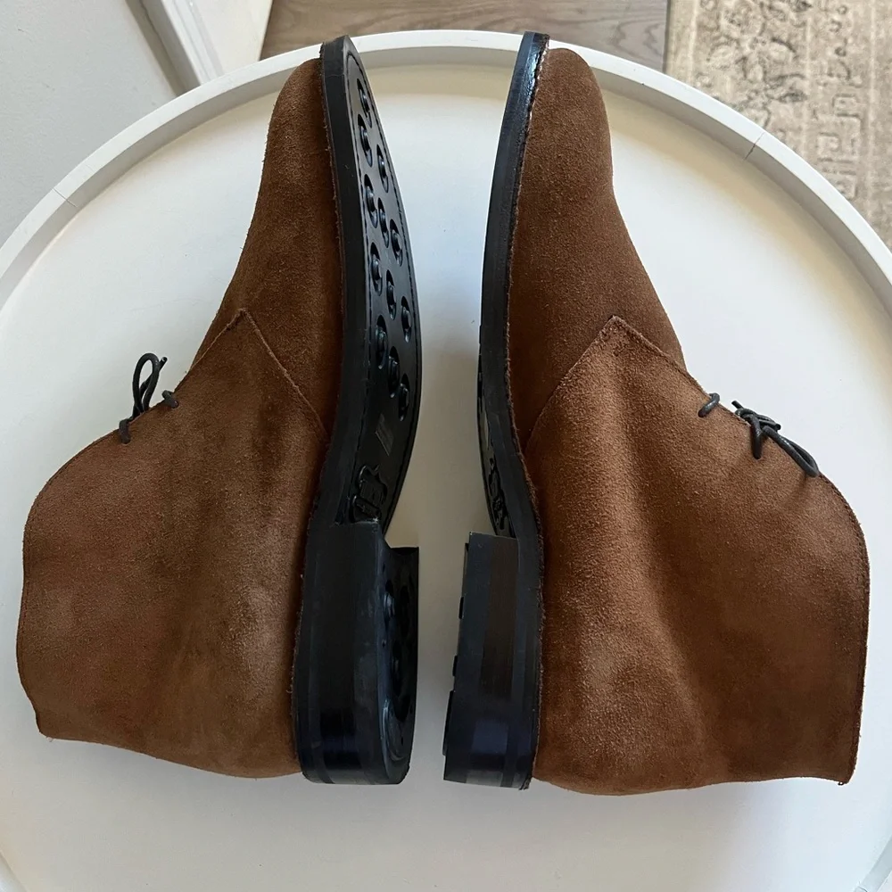 THURSDAY Everyday Scout Men’s Chukka Suede Boots Size 10