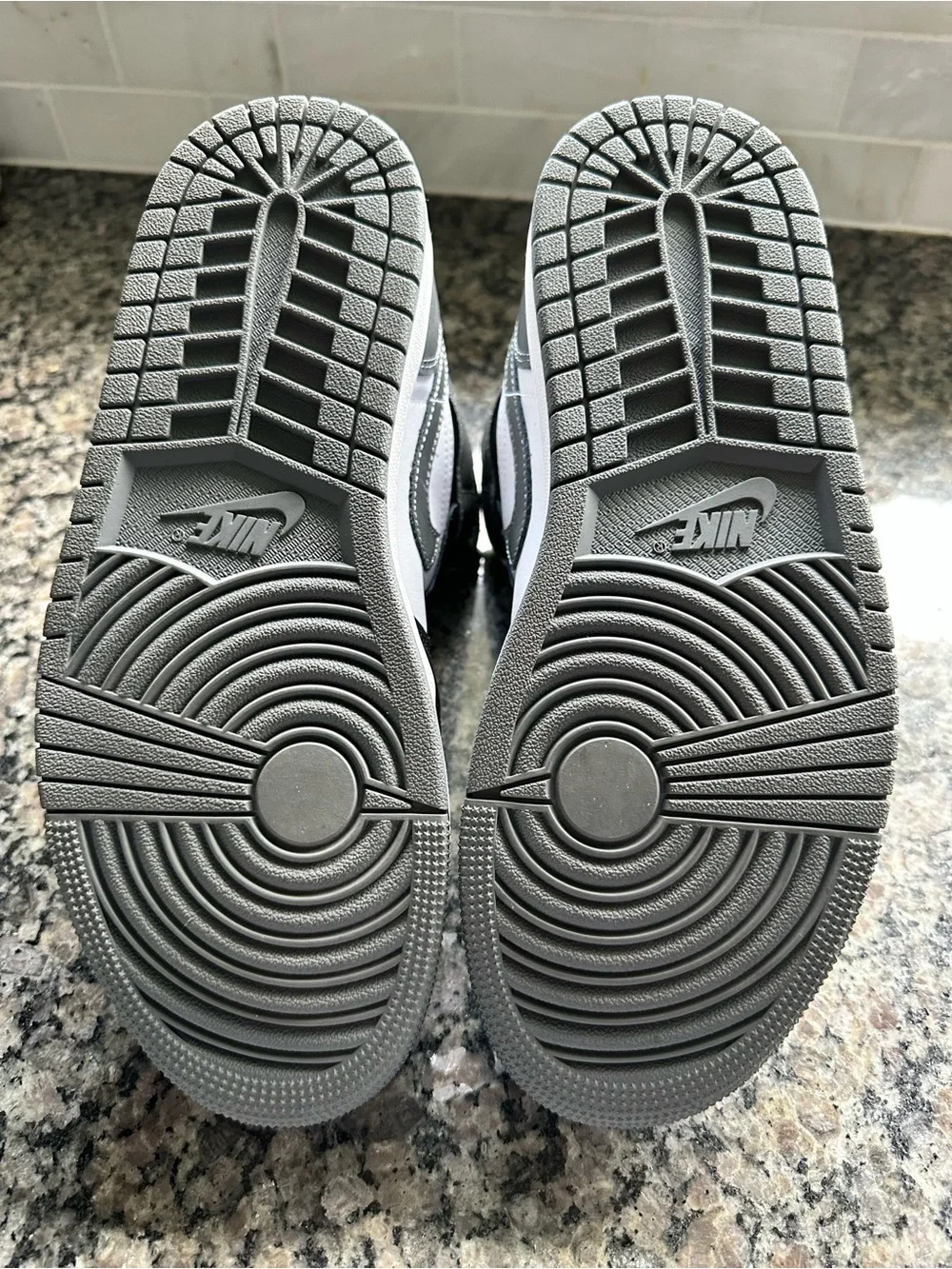 Jordan mid top