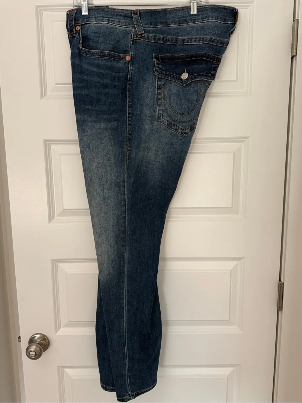 True Religion Men Ricky Jeans - 38x32 - Like New/Smoke & Pet Free