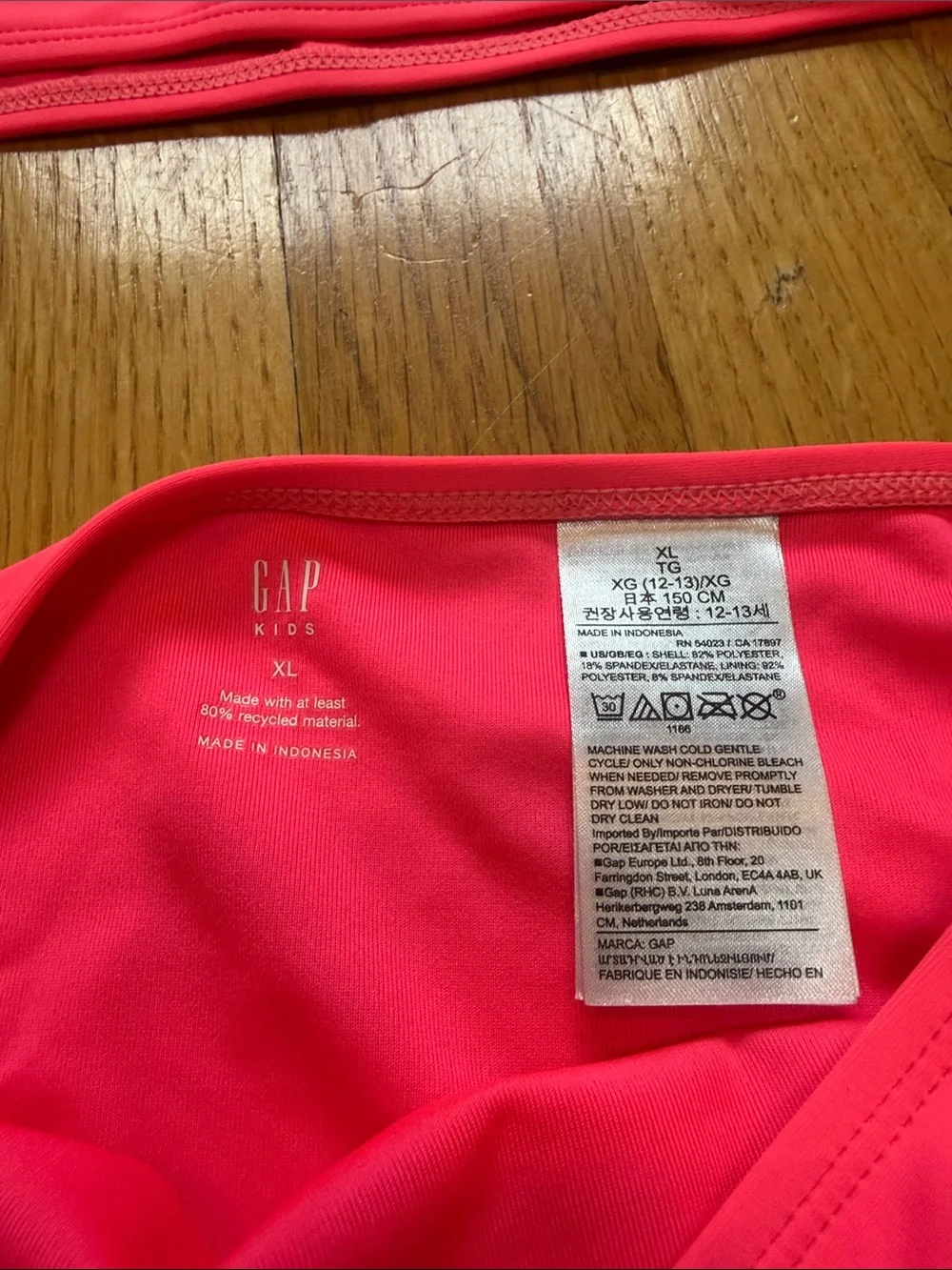 GAP vibrant pink