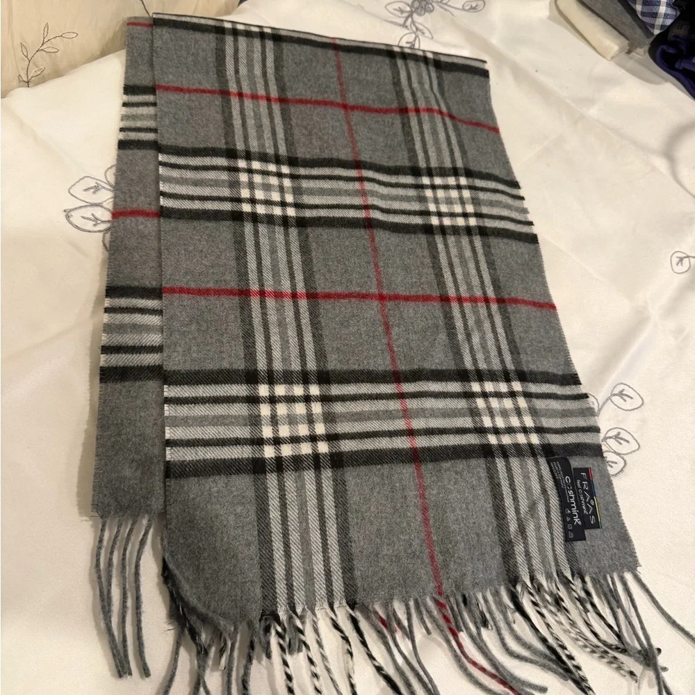 Fraas Charcoal and White Checkered Scarf