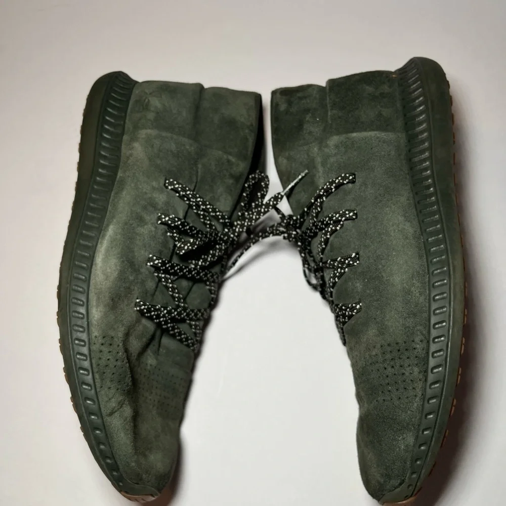 Underarmour Unique  Veloce Chukka Mid Suede Olive Green Causal Shoes  Mens 12