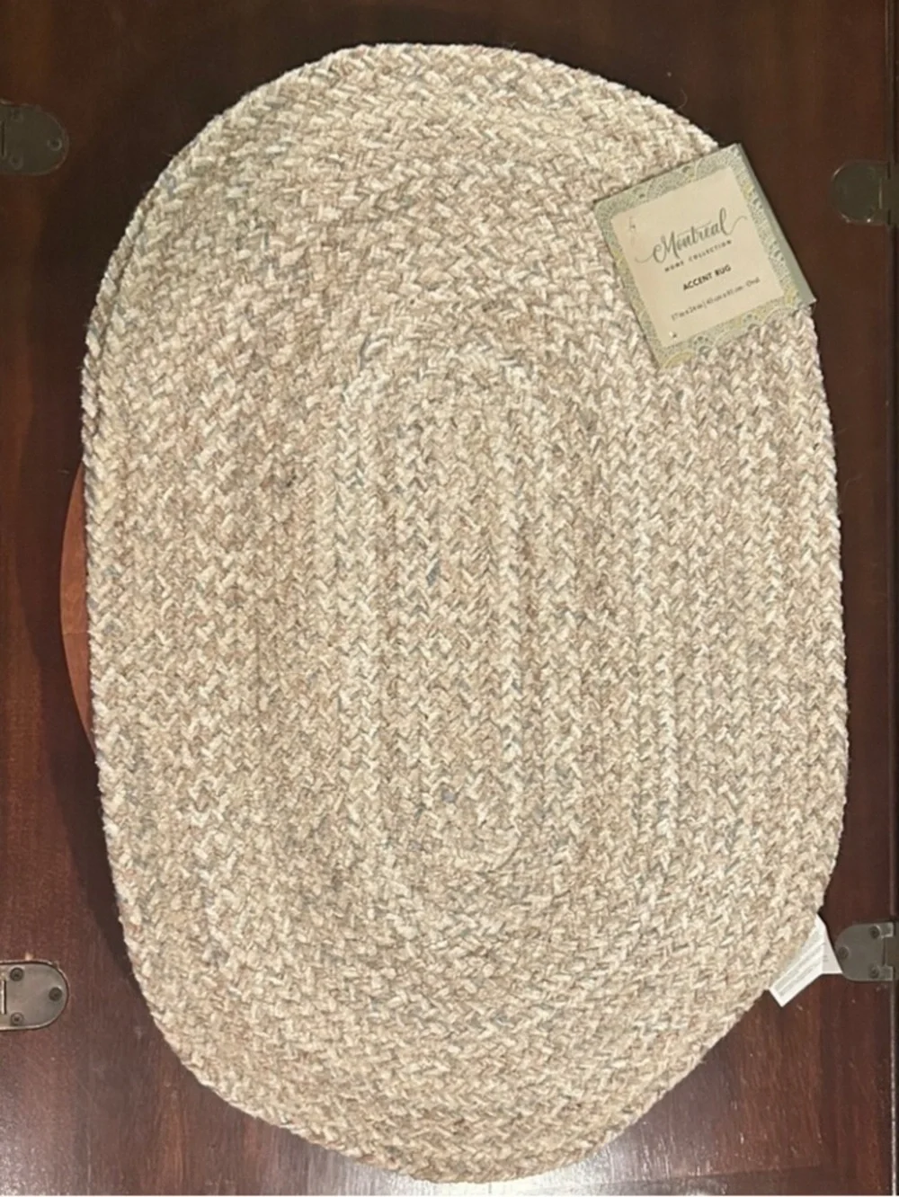 Montreal Oval Accent Rug Size 17 x 24 NEW!