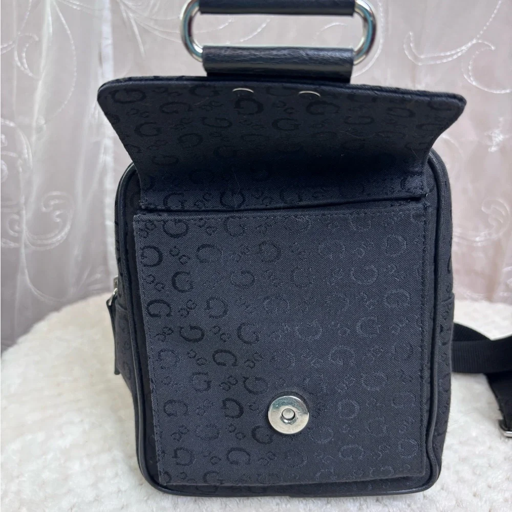 Guess compact mini