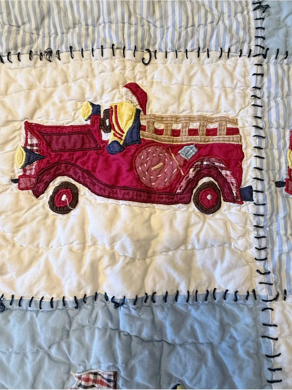 Vintage Pottery Barn Kids Red Fire Truck Engine Crib Quilt Toddler 33x45 EUC