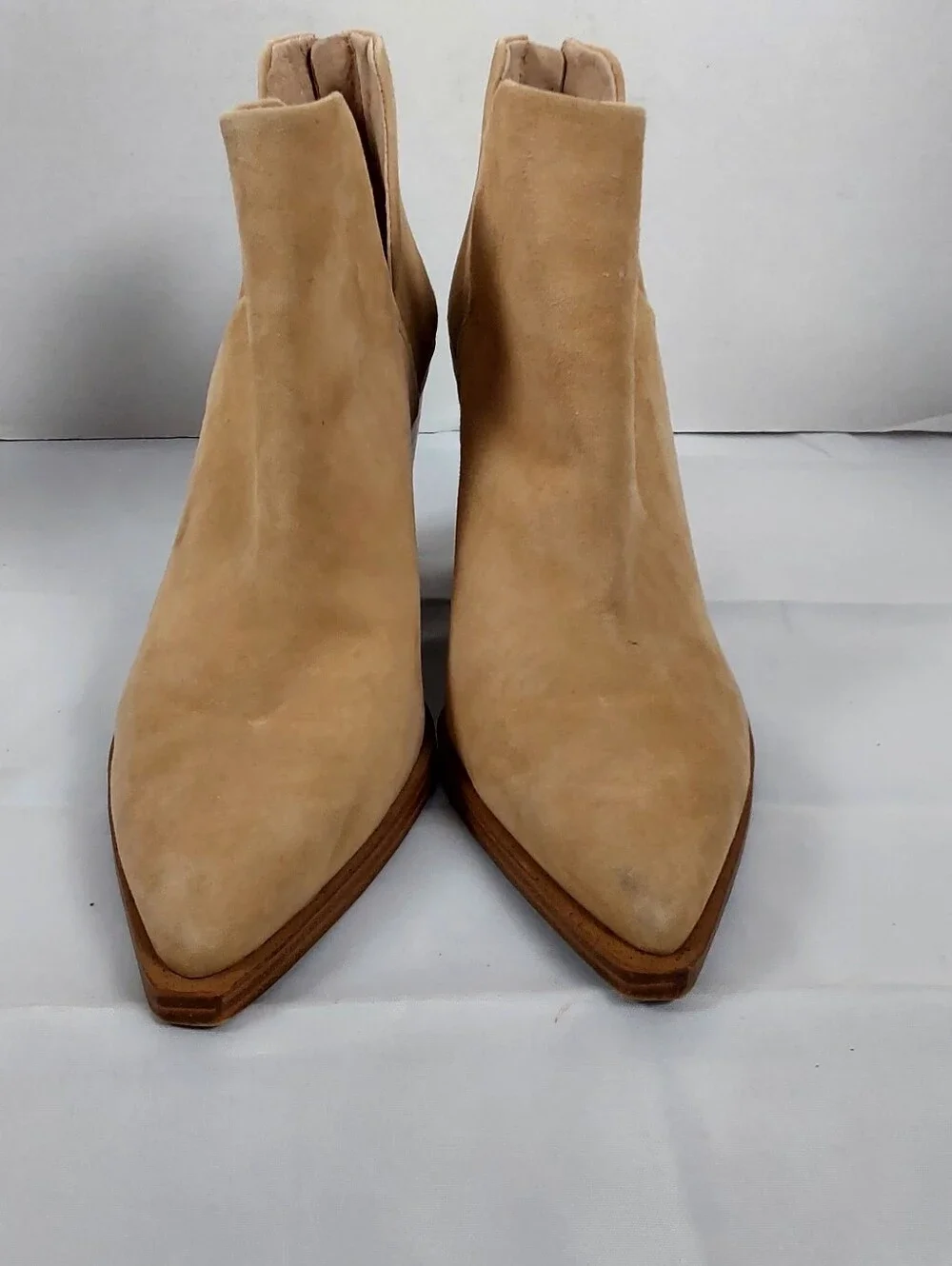 Vince Camuto vince tan