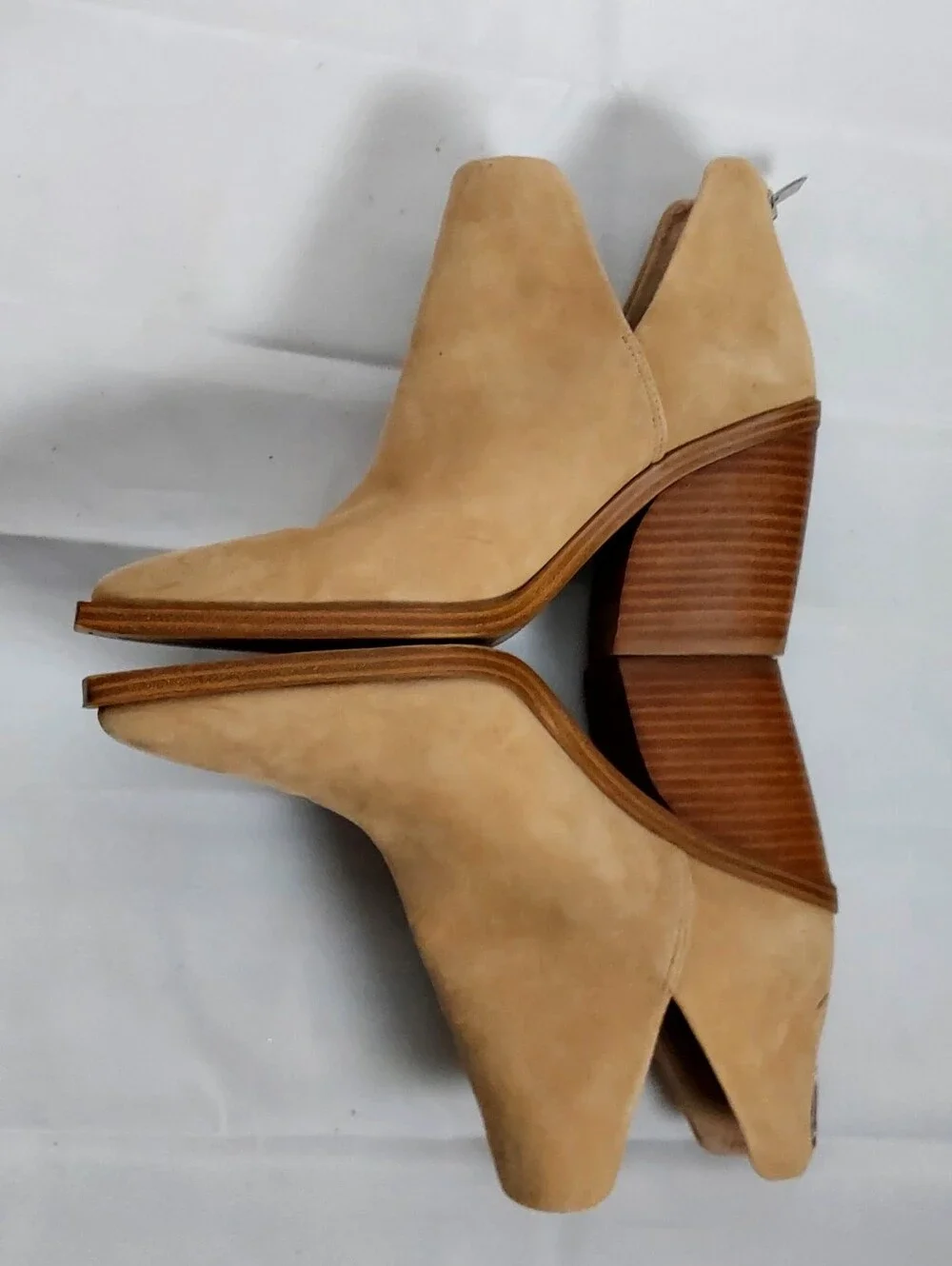 Vince Camuto tan camuto gigietta
