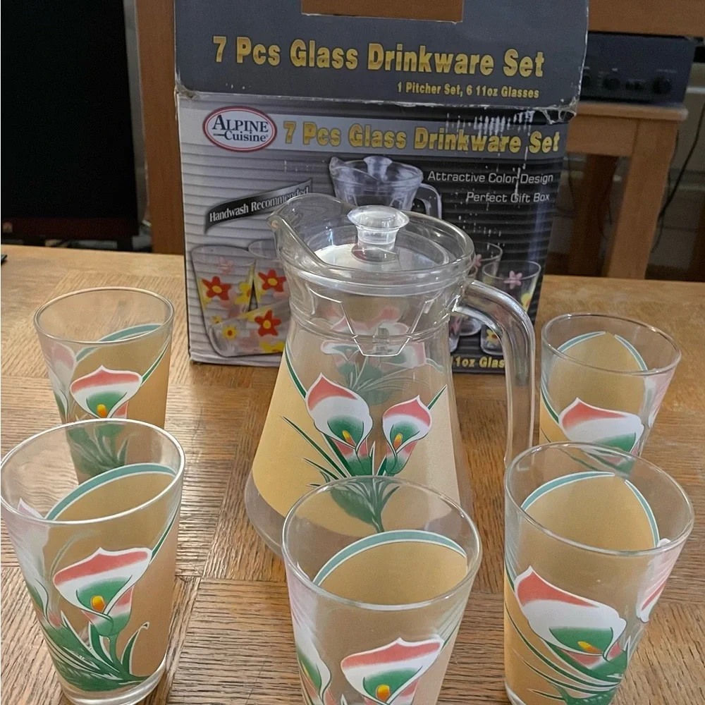 NWT Alpine Cuisine 7 pieces floral glass drinkware set: pitcher & 6 glasses