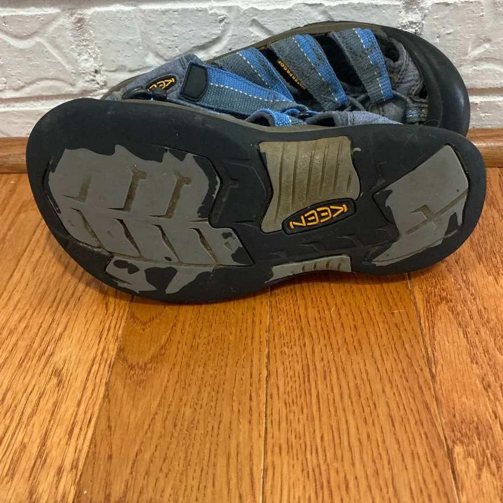 Keen Newport H2 Blue Stripe Kids Waterproof Closed Toe Sandal Washable Outdoor
