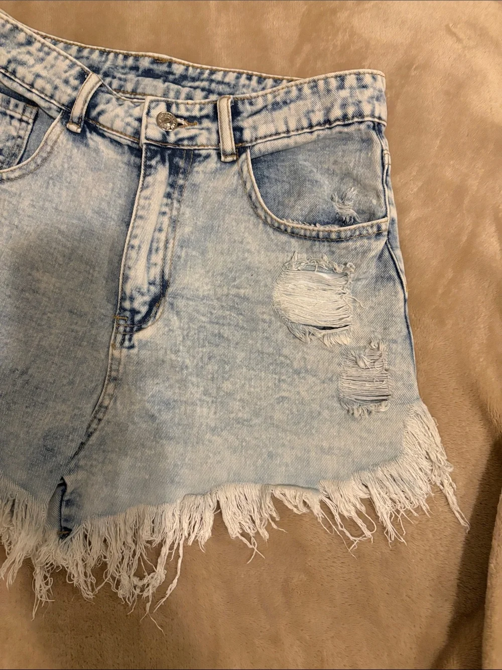Unbranded casual light