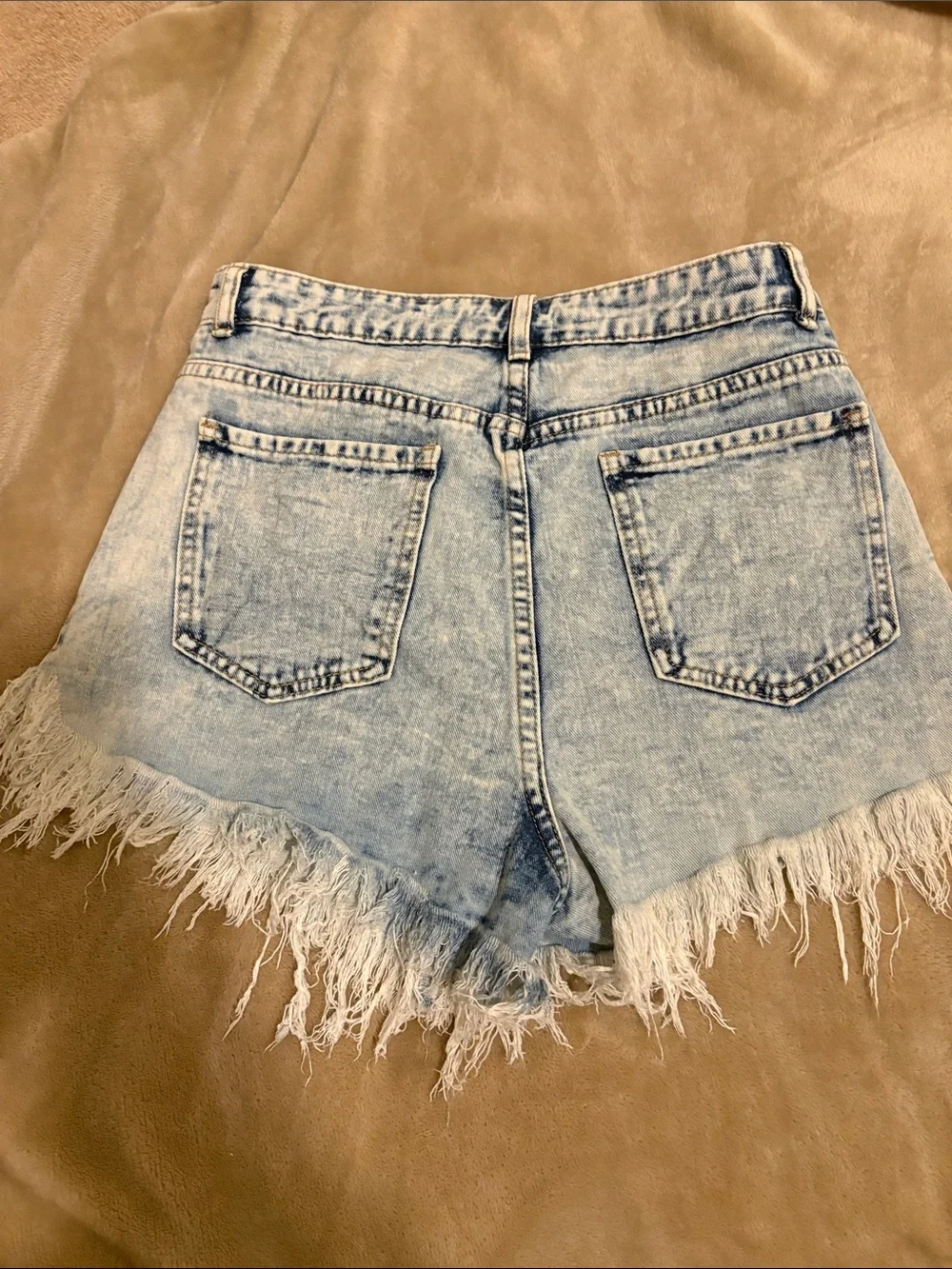 Unbranded casual light