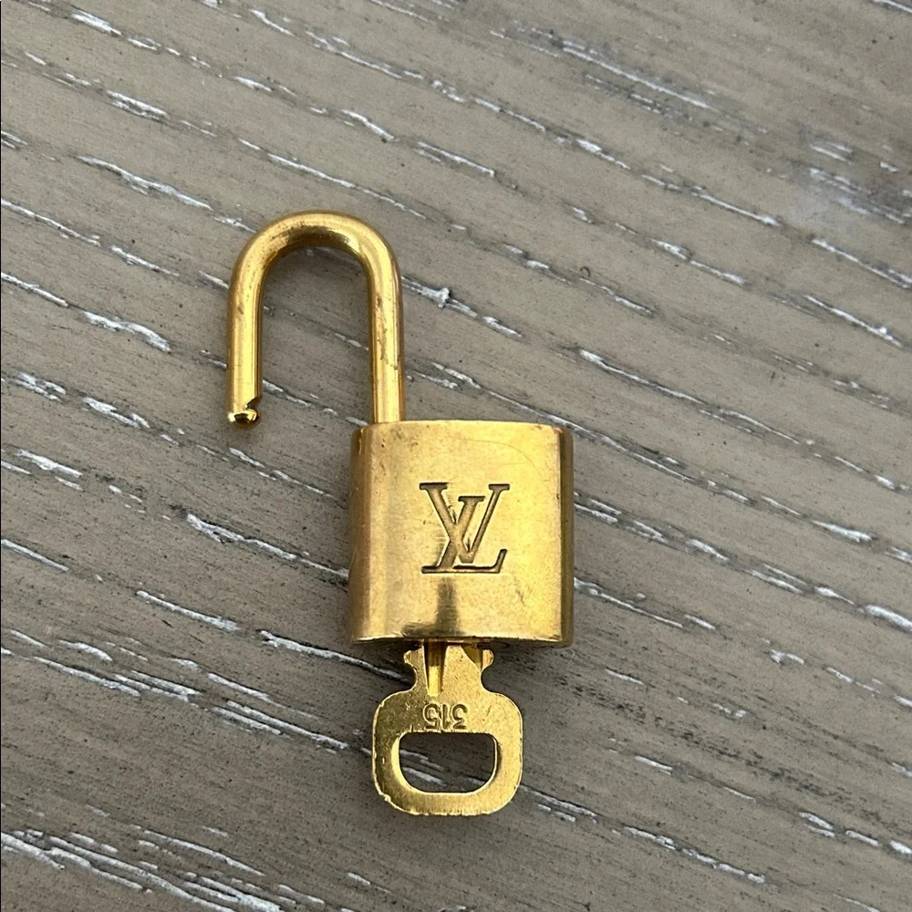 Louis Vuitton  Lock and Key Set Necklace with Unbranded chain