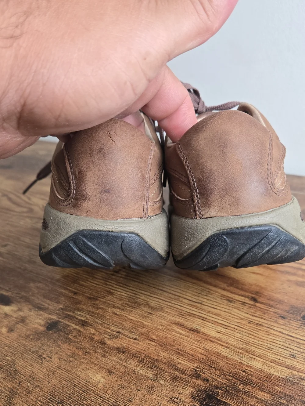 Keen color tan