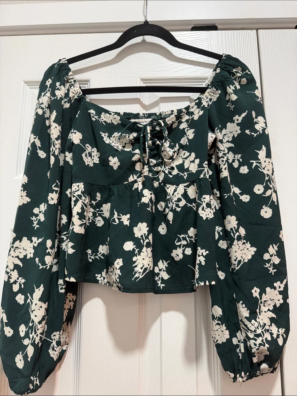 Abercrombie & Fitch xs floral versatile