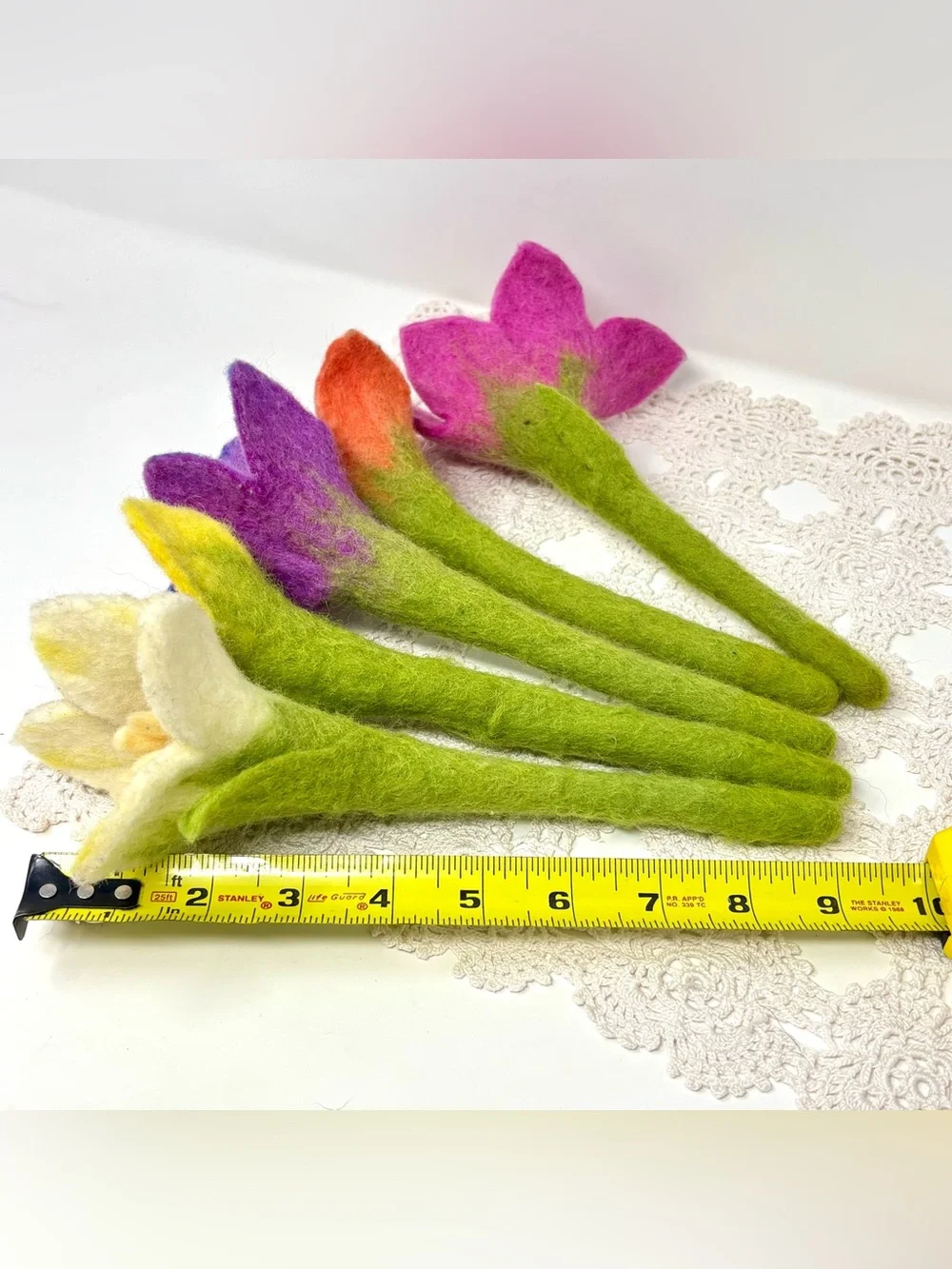 Lovevery Felt Flowers In A Row w/Wood Stand The Helper Play Kit Montessori Toy