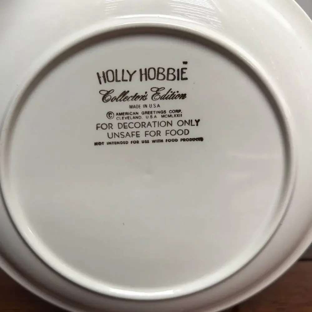 Hollie Hobbie display sweet soft
