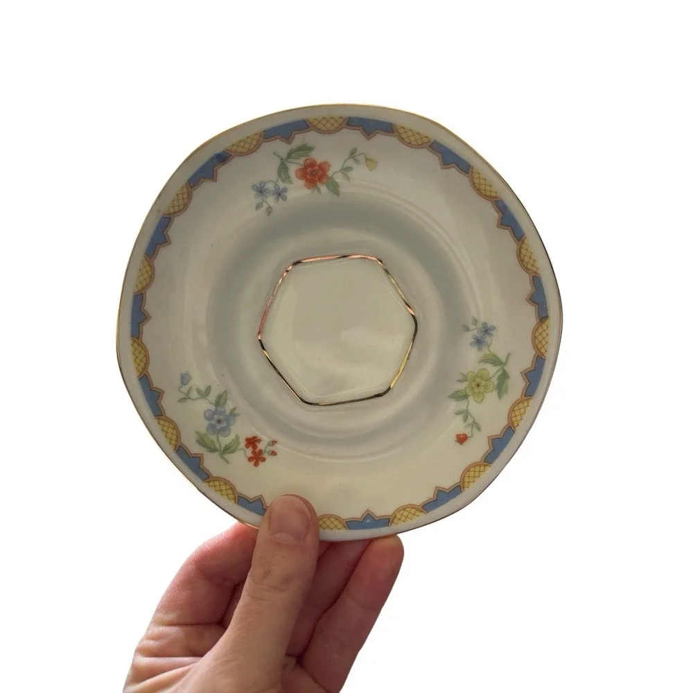 Unmarked tea design