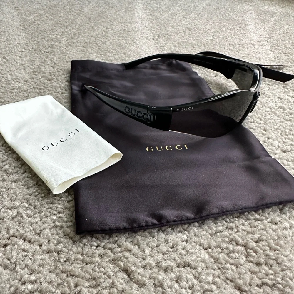 100% Authentic GUCCI GG1651S RIMLESS SHIELD‎ SUNGLASSES IN BLACK