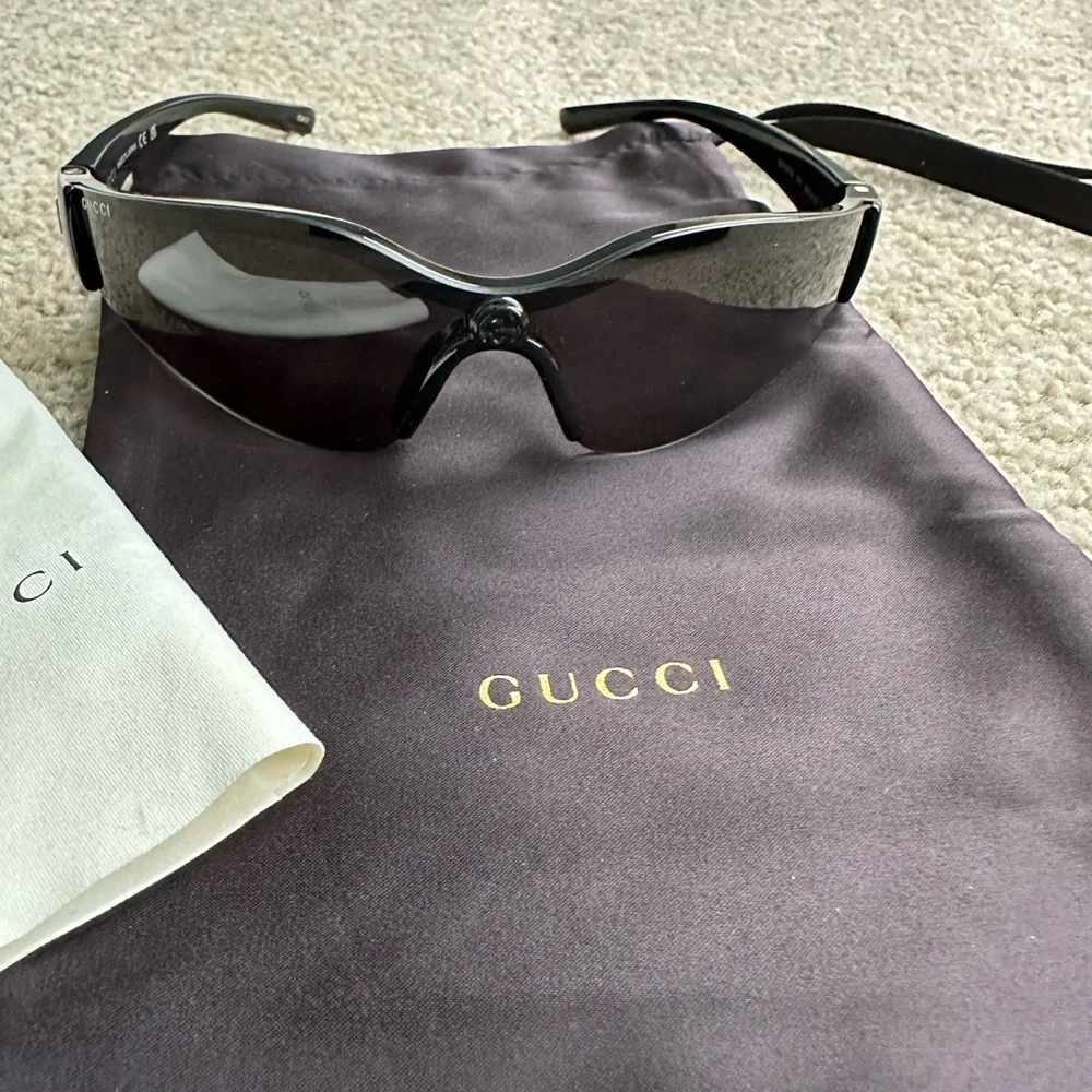 100% Authentic GUCCI GG1651S RIMLESS SHIELD‎ SUNGLASSES IN BLACK