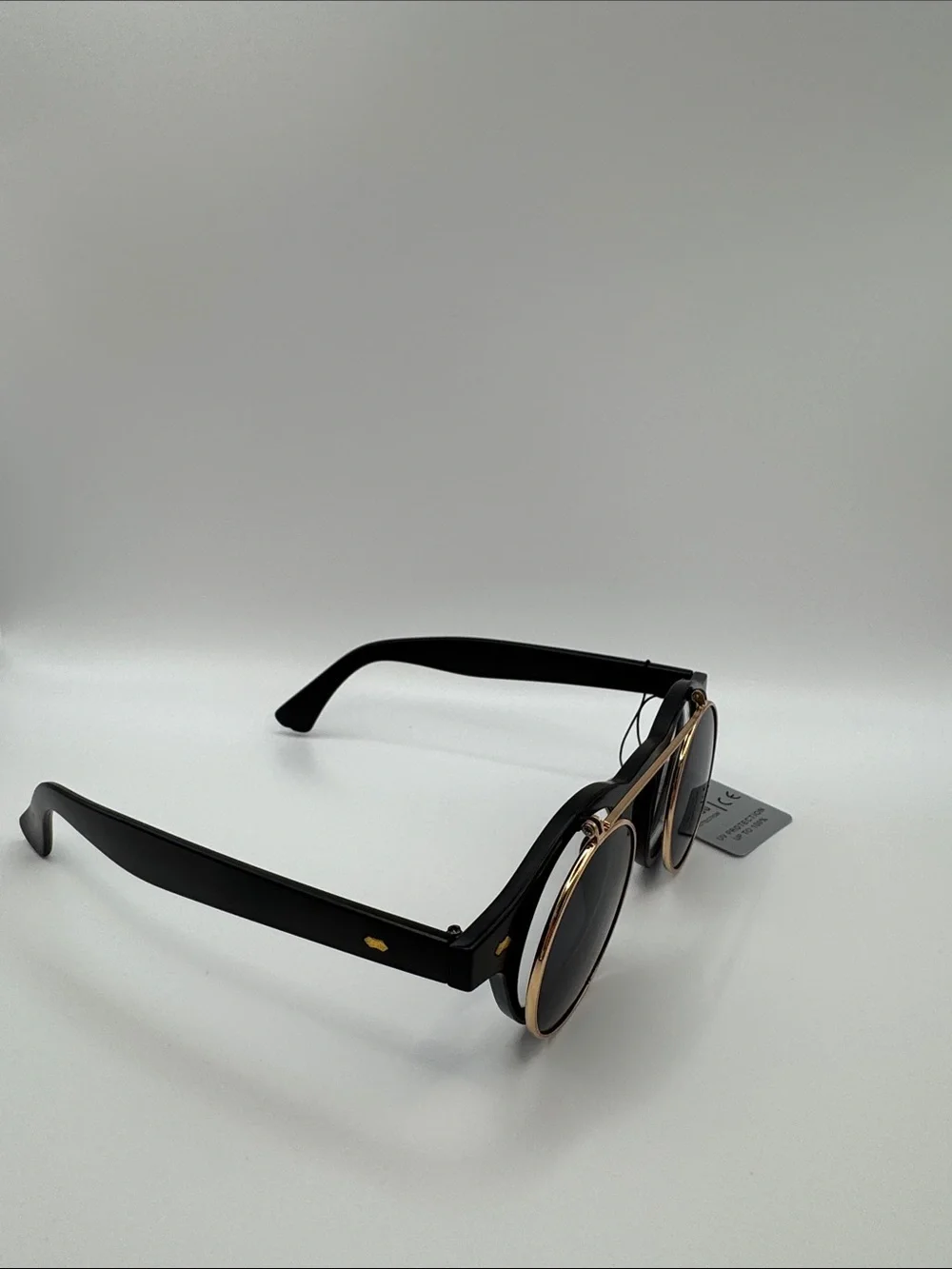 Black Round Flip-Up Sunglasses - Unbranded