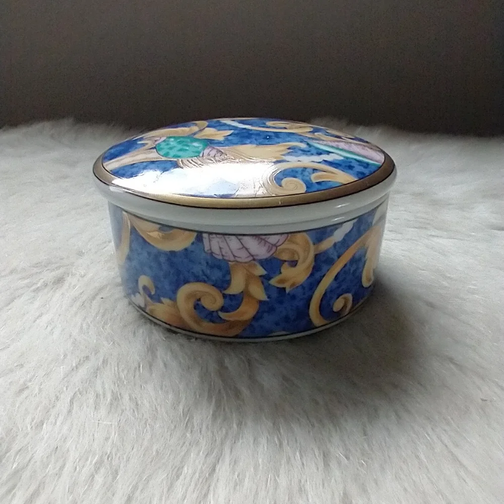 OTAGIRI Small Round Blue‎ Porcelain Trinket Box Kimiko Ikeda Japan Seashell