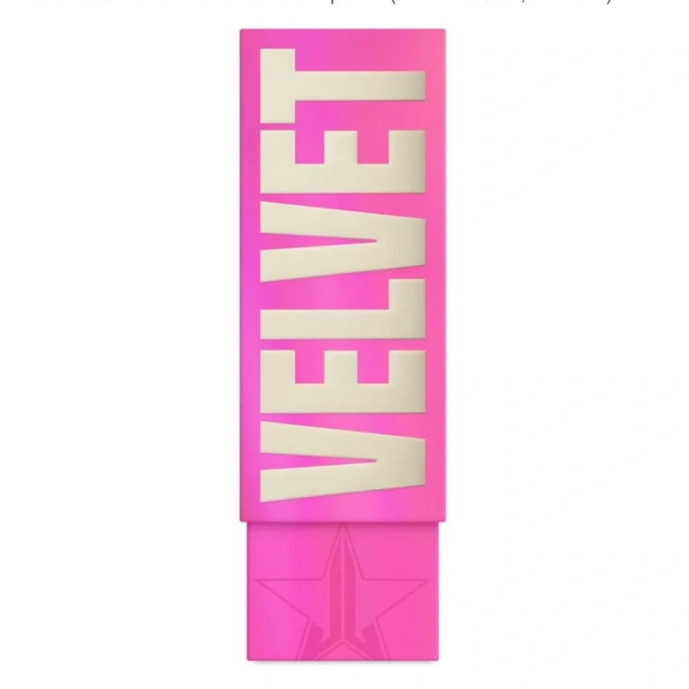 Jeffree Star velvety smooth