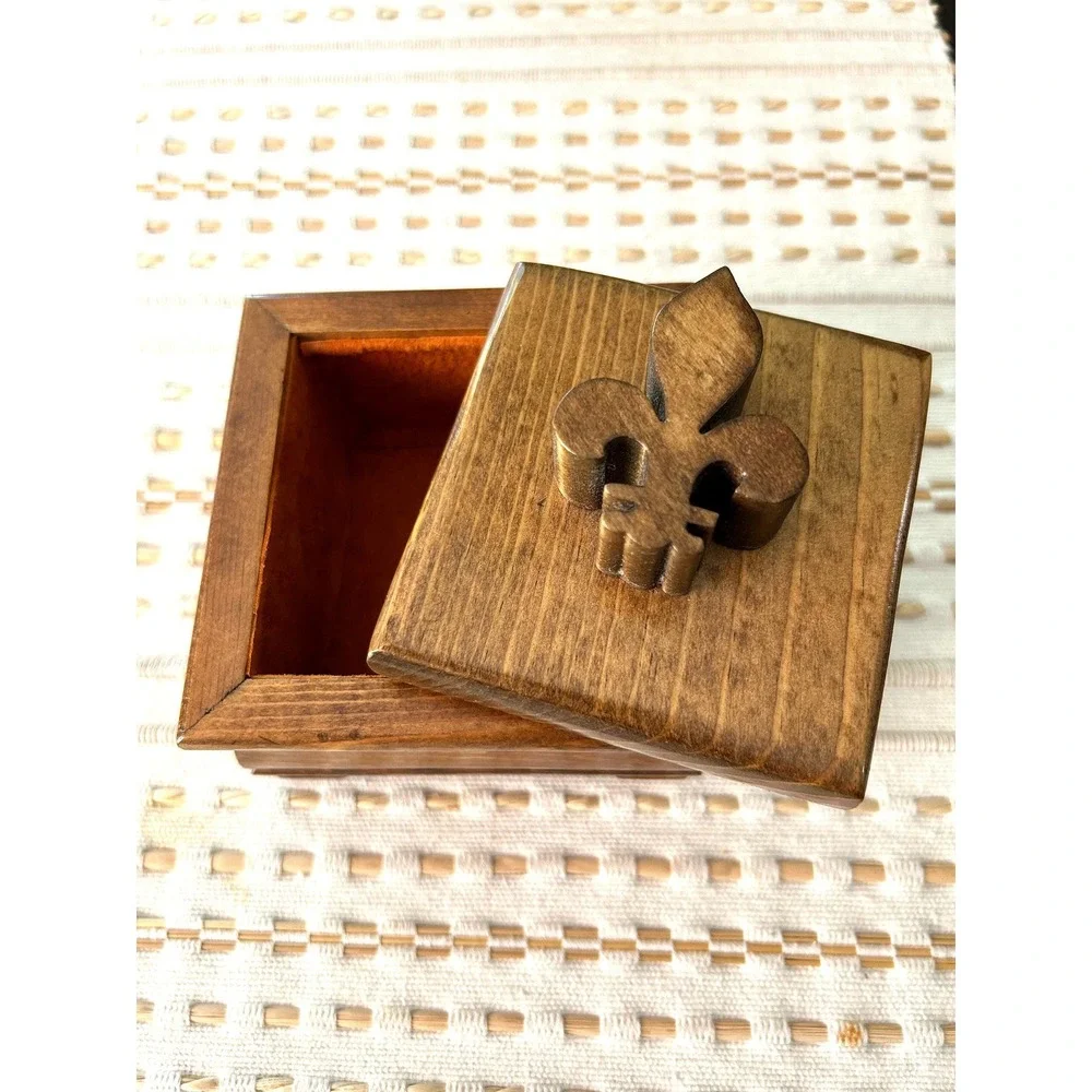 Vintage wooden box‎