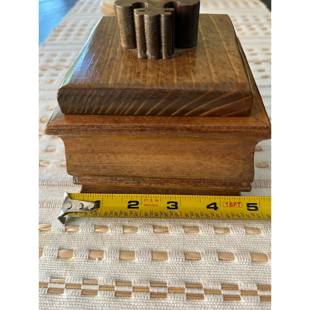 Vintage wooden box‎