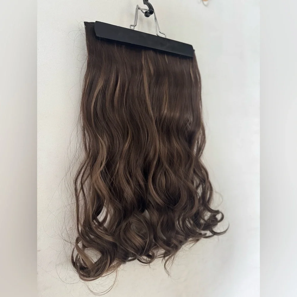 22” Clip-In Hair Extension Brown with Blonde Highlights Wavy | Volume Hairpiece