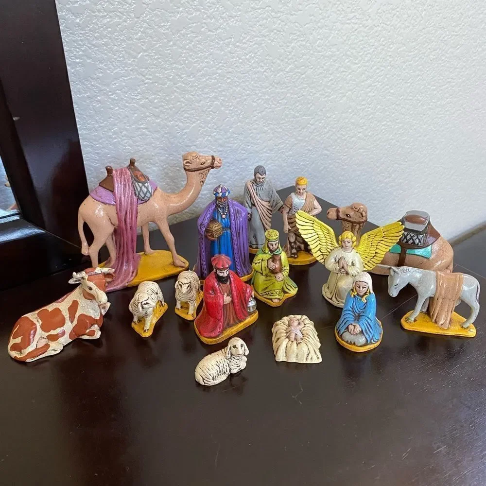 Vintage 1976 Christmas Nativity Figurines Hand Painted 15 Piece Set