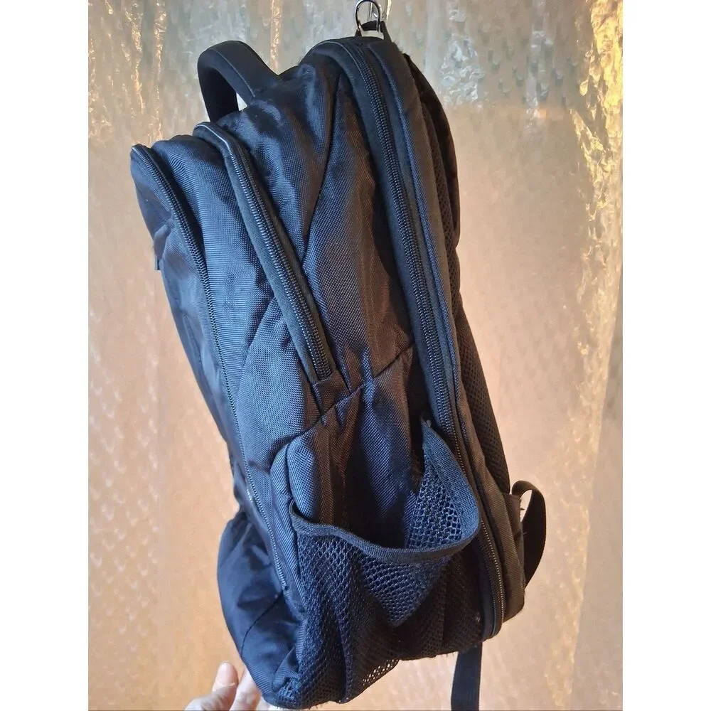 Samsonite durable black